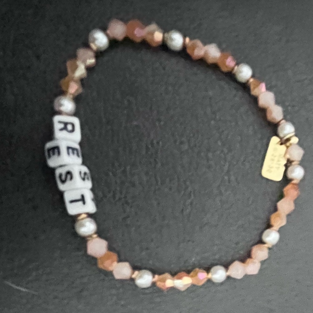 Elegant Beaded Bracelet with Gold Accents